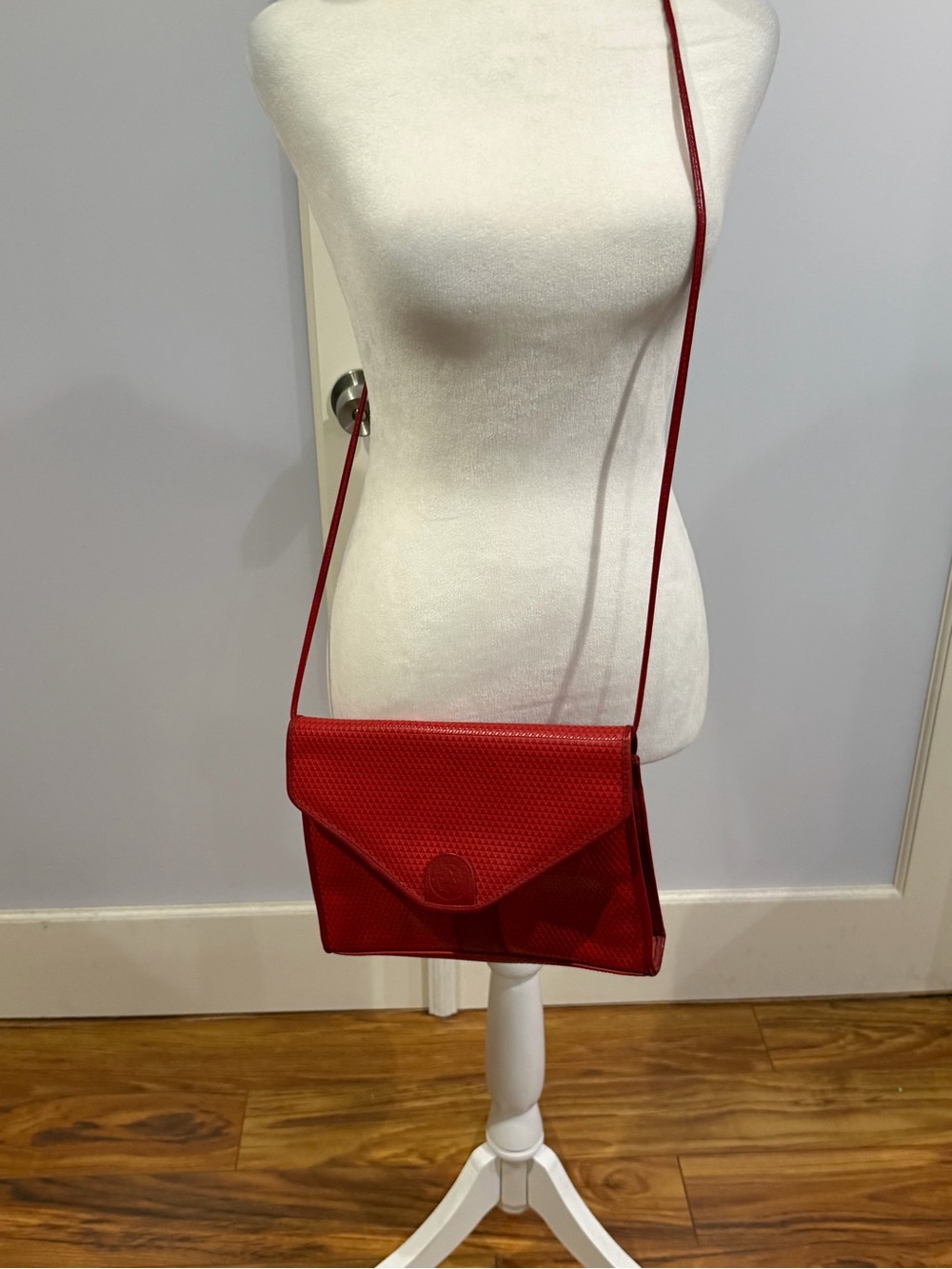 Vintage Liz Claiborne Red Crossbody Bag - Elegant Envelope Shoulder Purse